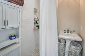 Pleasant Hill Studio w/ Pool & Hot Tub Access - Badeværelse
