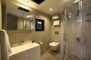 The Capital Suites - Bathroom
