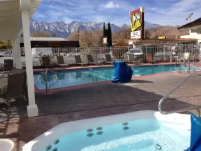 Dow Villa Motel - Piscine