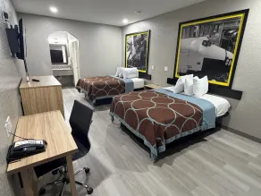 Super 8 by Wyndham Houston/Brookhollow NW - Room