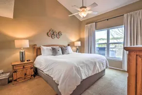 Lakefront Home w Dock 2 Cozy Decks Views - Innenbereich
