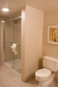 DoubleTree by Hilton Kansas City - Overland Park - Salle de bain