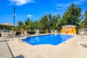 Quality Inn near University of Mobile - Piscine