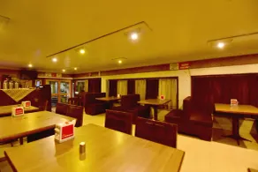 OYO 22915 C M Regency - Ristorante