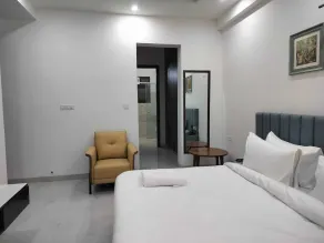 The Hoften Elite 32 Avenue, Sector 15, Gurugram - Vista dalla camera