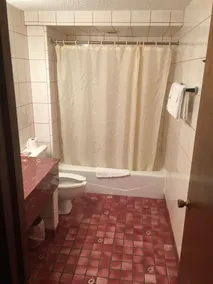 Midway Inn & Suites - Salle de bain