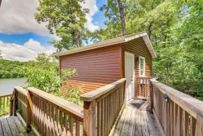 3 Cabins! Lakefront Reunion Retreat in Rocky Mount - Interior