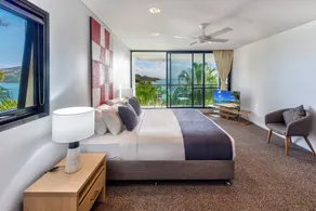 Waves 2 - Room