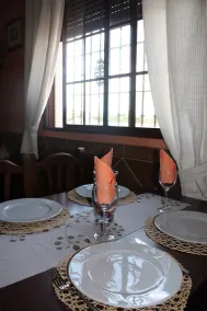 Hostal Rural La Plata Parking Incluido - Restaurant