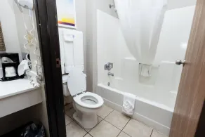 Days Inn by Wyndham Dayton Huber Heights Northeast - Salle de bain