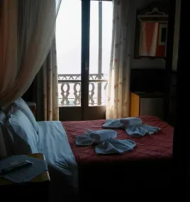 Pilioritiko Spiti - Rom