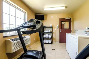 Cobblestone Inn & Suites Cambridge - Fitnesscenter