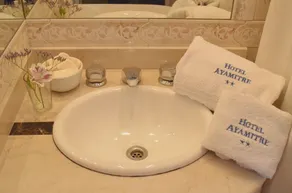 Hotel Ayamitre - Badeværelse