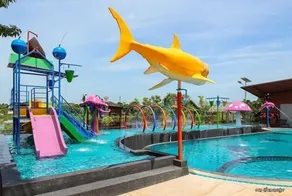 Boat House Boutique Riverside - Piscina