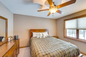 Lakefront Waterford Home w/ Game Room & Grills! - Rom