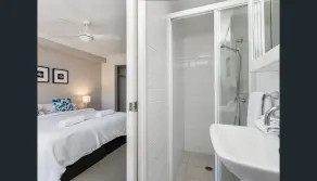 Sea Breeze on Main Beach - Habitación