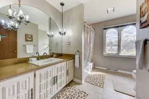 Spacious Buffalo Brick Home w/ Backyard! - Innvendig