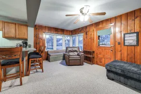 Clear Lake Vacation Rental: Walk to Town / Beach! - Innvendig