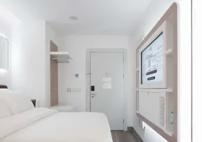 YOTEL Istanbul Airport, City Entrance - Room