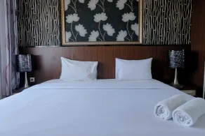 Spacious and Combine 3BR at The Edge Bandung Apartment By Travelio - Room