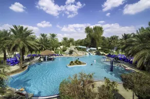 Radisson Blu Hotel & Resort, Al Ain - Piscina