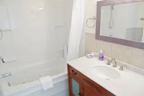 Cavendish Breeze Inn - Salle de bain