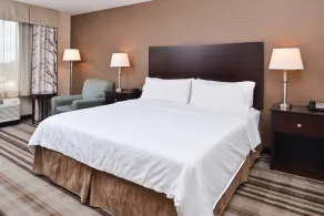 Holiday Inn Express & Suites Emporia Northwest by IHG - Chambre