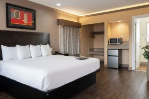 Om Park Inn and Suites El Cajon near San Diego - Chambre