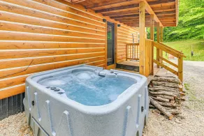 Covered Deck & Hot Tub: Cozy Retreat in Campton! - Interiør