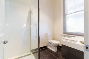 Deloraine Hotel - Baño