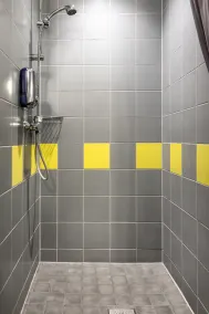 Metropol Hotel - Bathroom