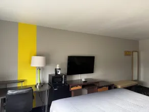 Super 8 by Wyndham Farmington - Chambre
