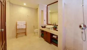 Furama Resort Danang - Bathroom
