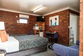 Country Pathfinder Motor Inn - Zimmer