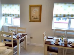The Vee Guest Accommodation - Restaurant