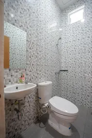 OYO 443 Hotel Barlian - Badezimmer