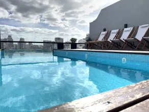 AQ Tailored Suites - Piscina