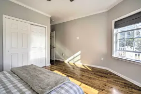 Charming Spring Lake Retreat, 1 Mi to Beach! - Innenbereich