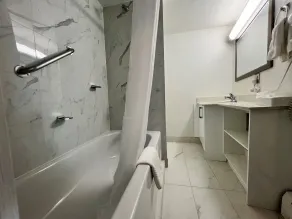 Econo Lodge Motel Village - Salle de bain