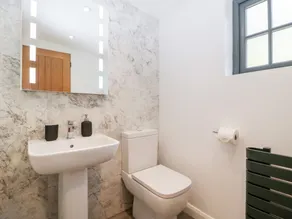 Thimble Cottage - Bathroom