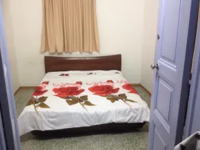 Nzar Khoury for Hosting - Room