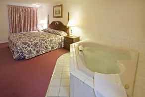 Americas Best Value Inn Lansing - Room
