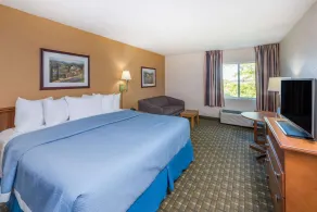 Days Inn by Wyndham Kirksville - Rum