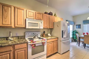 ~ 9 Mi to Disney: Family Home w/ Private Pool! - Interni