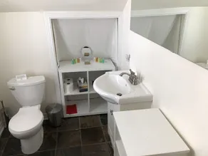 Merrickville Guest Suites - Bathroom