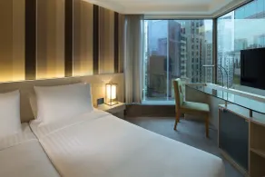 The Royal Pacific Hotel & Towers - Room