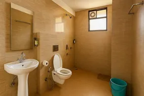 Amaira Hotels & Banquets (Near Vaishali Metro Station) - Bathroom