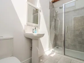 Little Chycoose - Bathroom