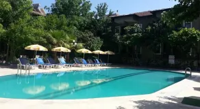 Nicholas Garden Hotel - Piscina