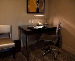 DoubleTree by Hilton Claremont - Chambre